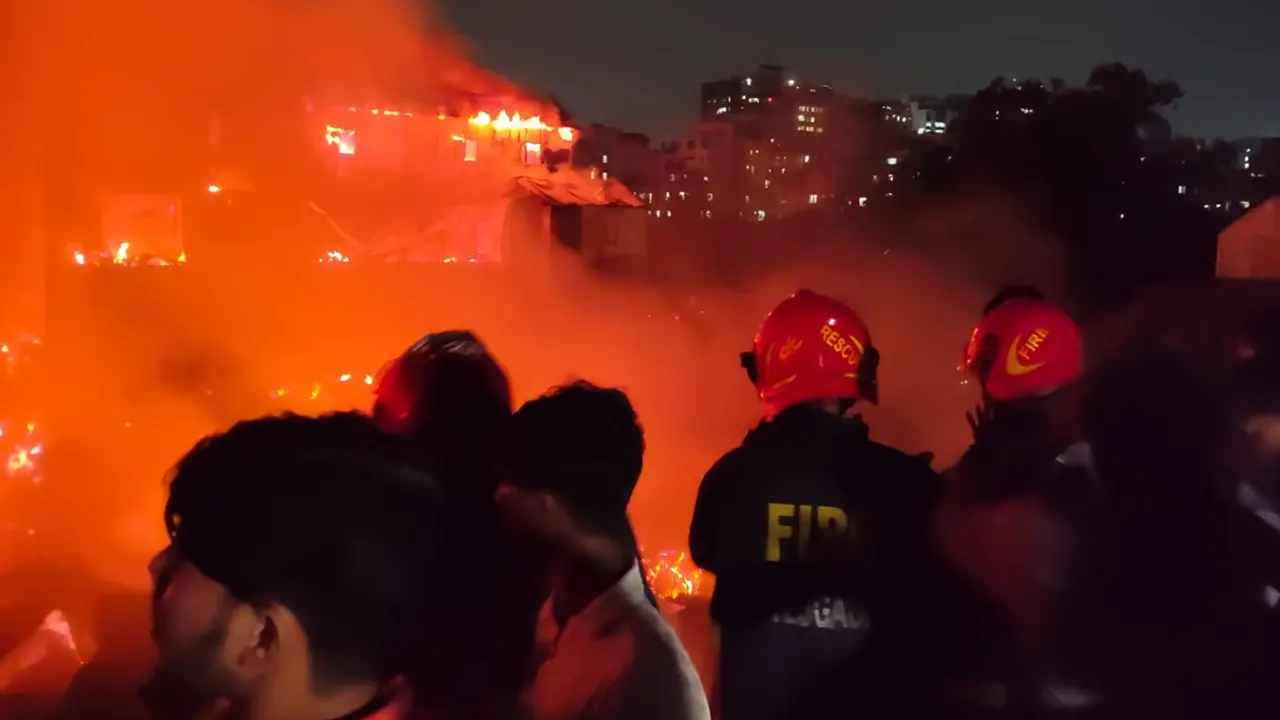 কড়াইল বস্তির আগুন নিয়ন্ত্রণে